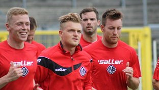 开云电竞-英超比赛中心理教练介入频次与球队表现关联，2021英超教练