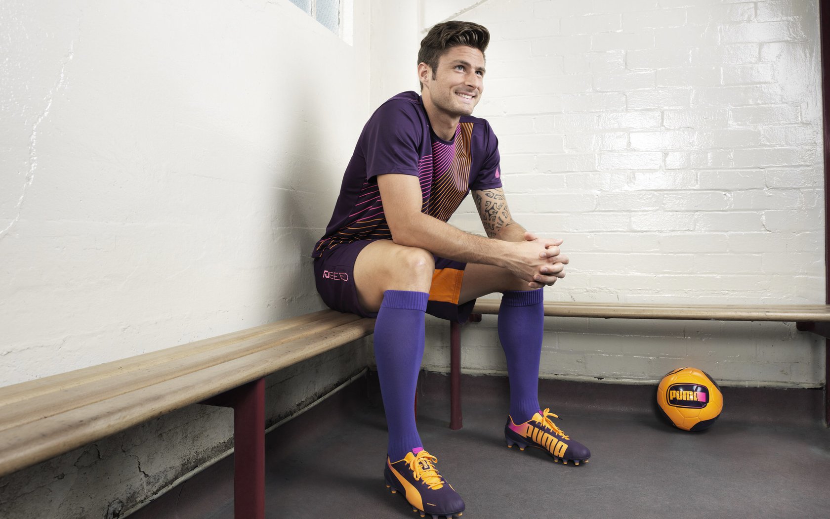 五大联赛球迷观赛习惯如何催动直播互动创新，球赛观众喊的啥